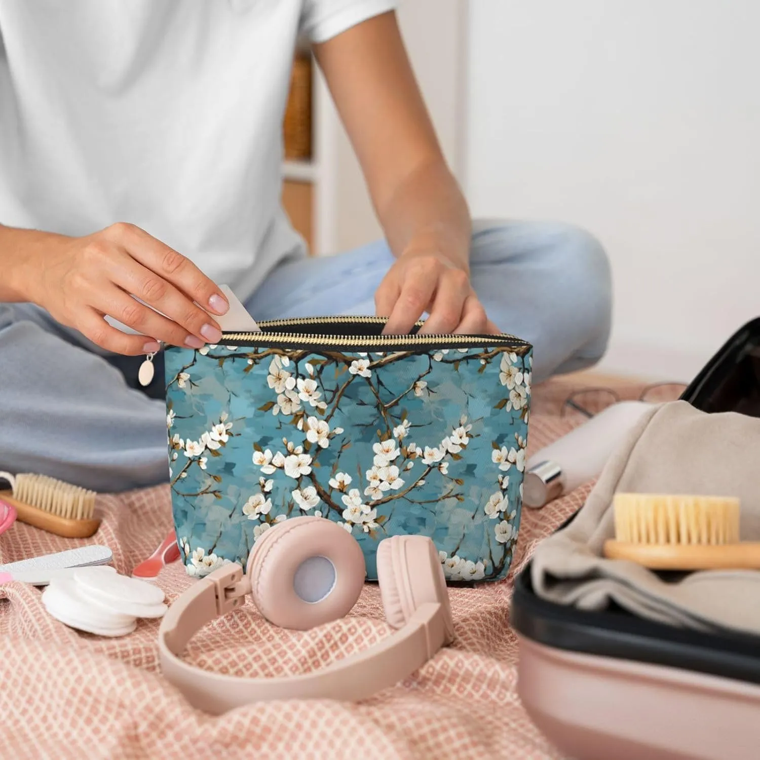 Japanese Blue Cherry Blossom Makeup Bag Waterproof Cosmetic Bag Organizer Small Make Up Zipper Pouch Portable Travel Toiletry Bag For Women Girls