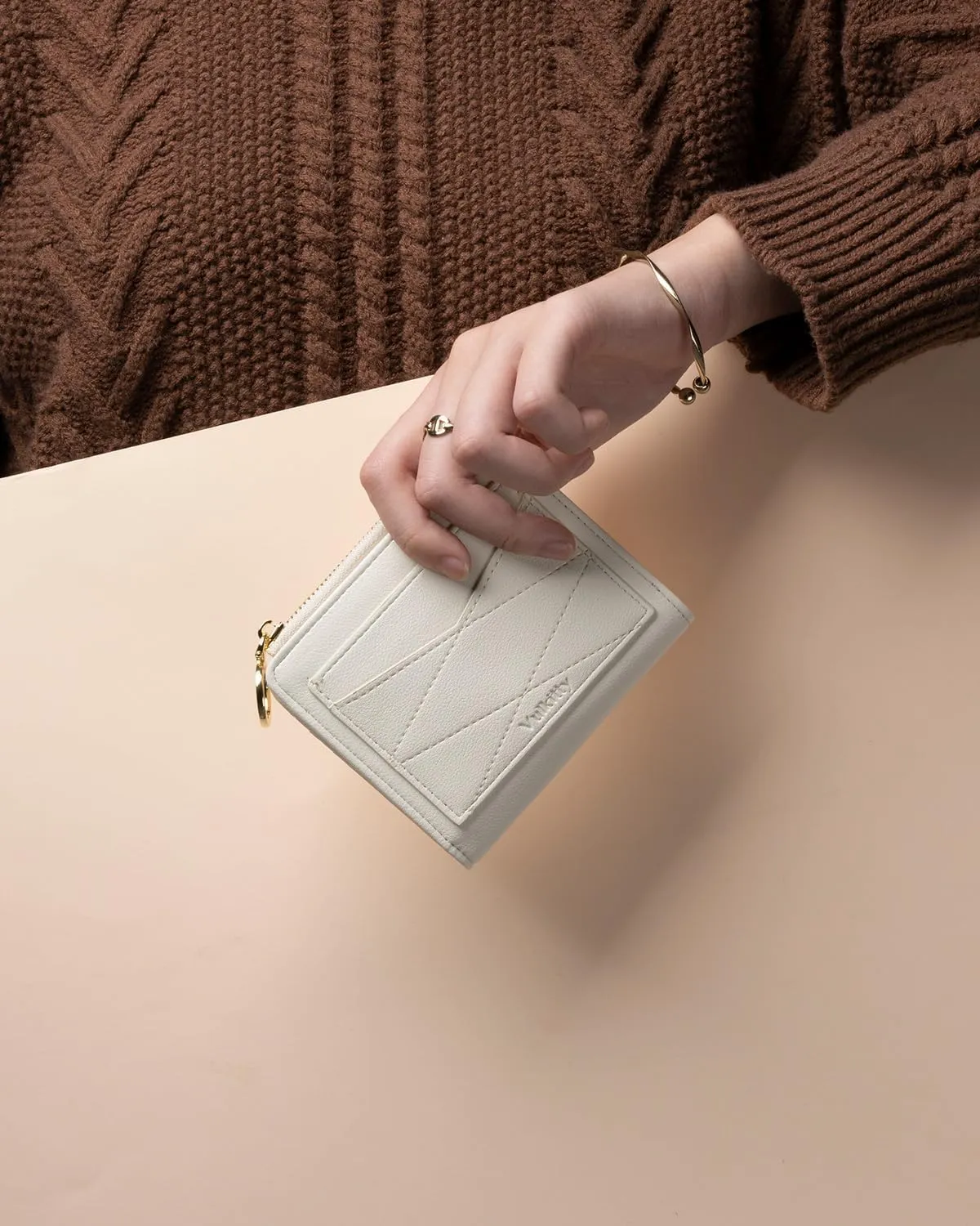 Leather Wallet for Woman RFID Blocking Bifold Small Compact Wallets Zipper Pocket Purse Large Capacity Card Hold Case with ID Window Beige