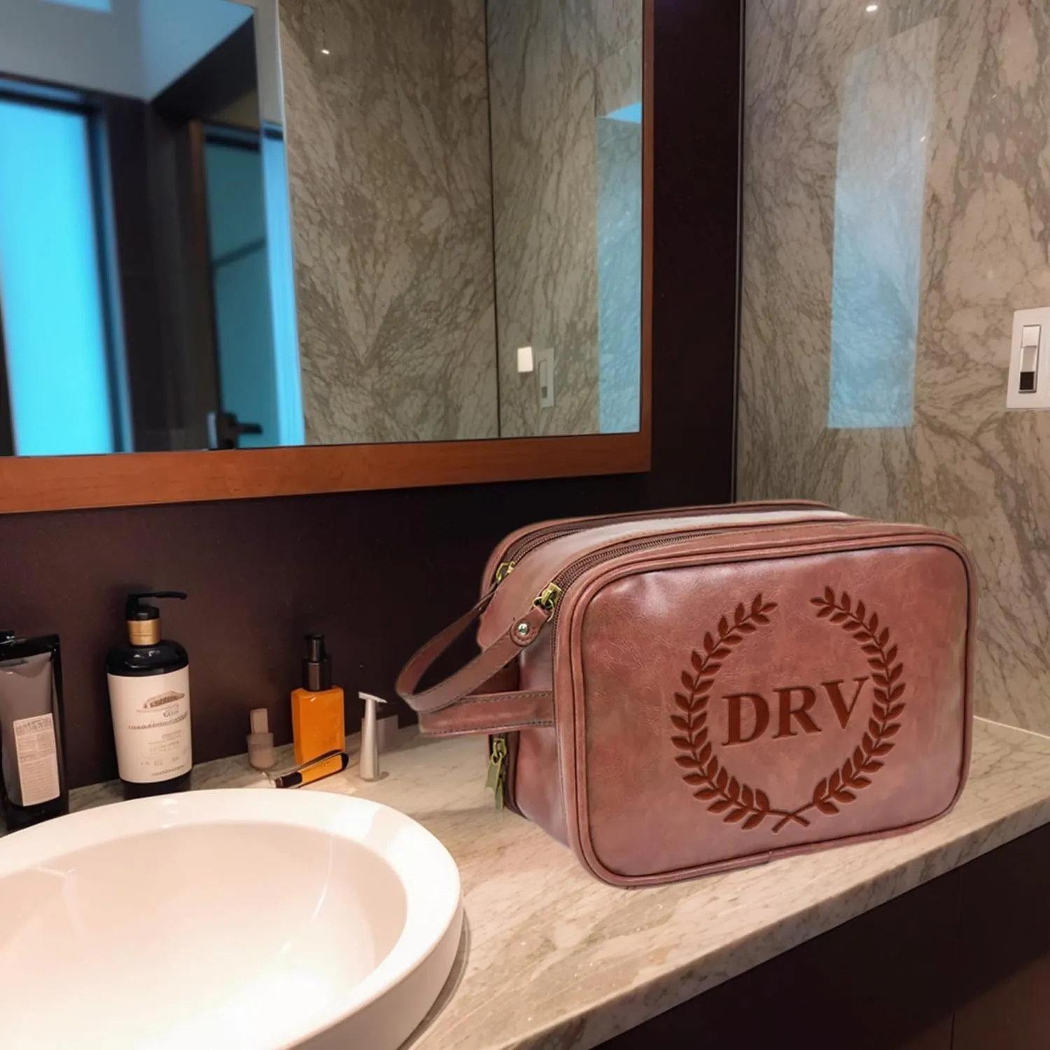 Personalized Toiletry Bag for Men Handcrafted, Custom Leather Dopp Kit for Men, Personalized Gifts for Men, Father, Husband, Boyfriend, Groomsmen, Best Man Gifts, Shaving Bag Cosmetic Bag