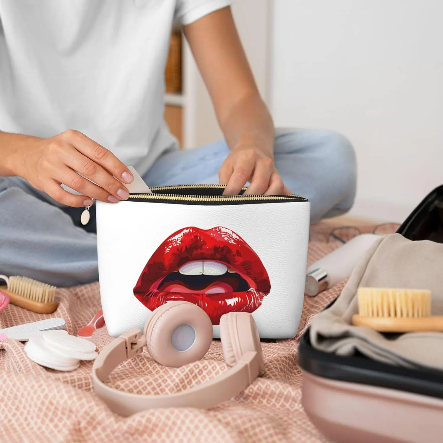 Red Lip Makeup Bag Waterproof Cosmetic Bag Organizer Small Make Up Zipper Pouch Portable Travel Toiletry Bag For Women Girls
