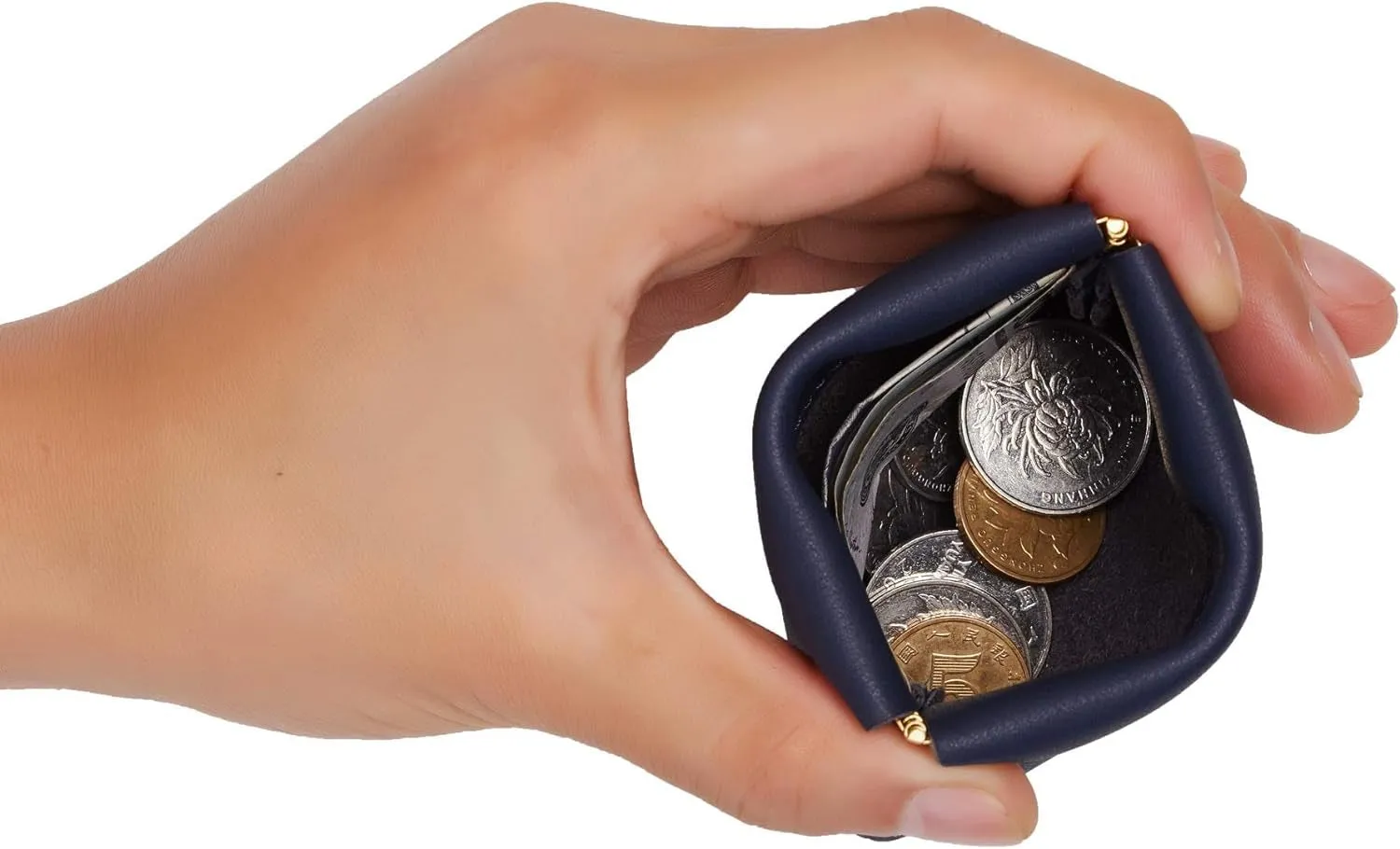 Sleek and Compact Change Holder for Everyday Convenience