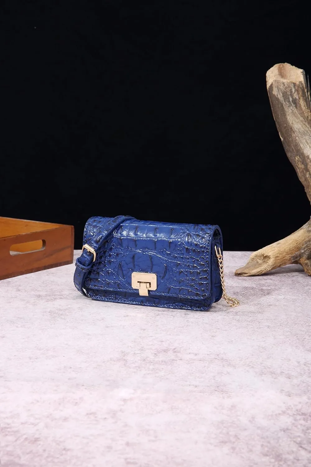 Small Crocodile Crossbody Cell Phone Purse for women Vegan Leather Clutch Wallet with Leather Shoulder Strap
