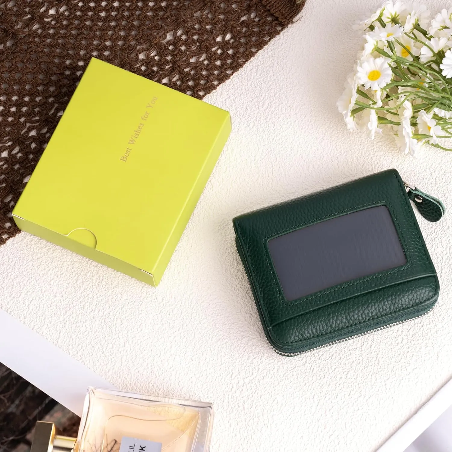 Small Wallet for Women, Genuine Leather RFID Blocking Credit Card Holder Slim Compact Coin Purse Women's Wallets with ID Window 8 Card Slots