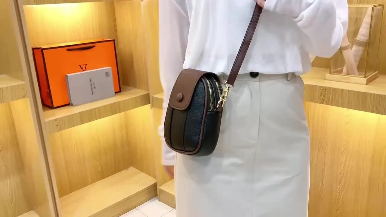 Urban Chic Leather Crossbody – Compact & Versatile Phone Bag for Women