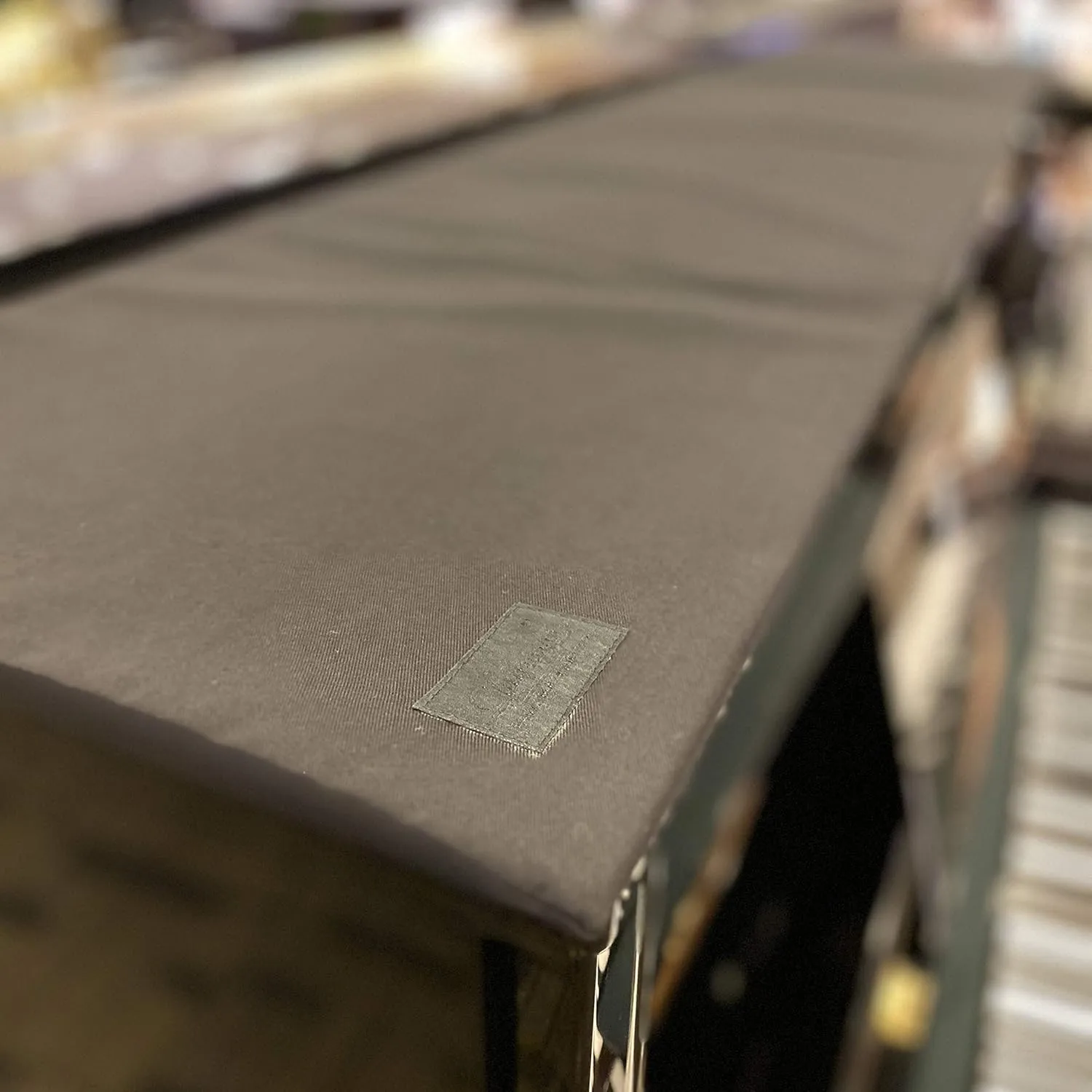 Waterproof Top Cover Pad for Upright / Vertical, Pianos Minimalist Design, Dustproof Fabric, Optimal protection against Scratches/Blemishes in Midnight Black – Premium Piano Accessory