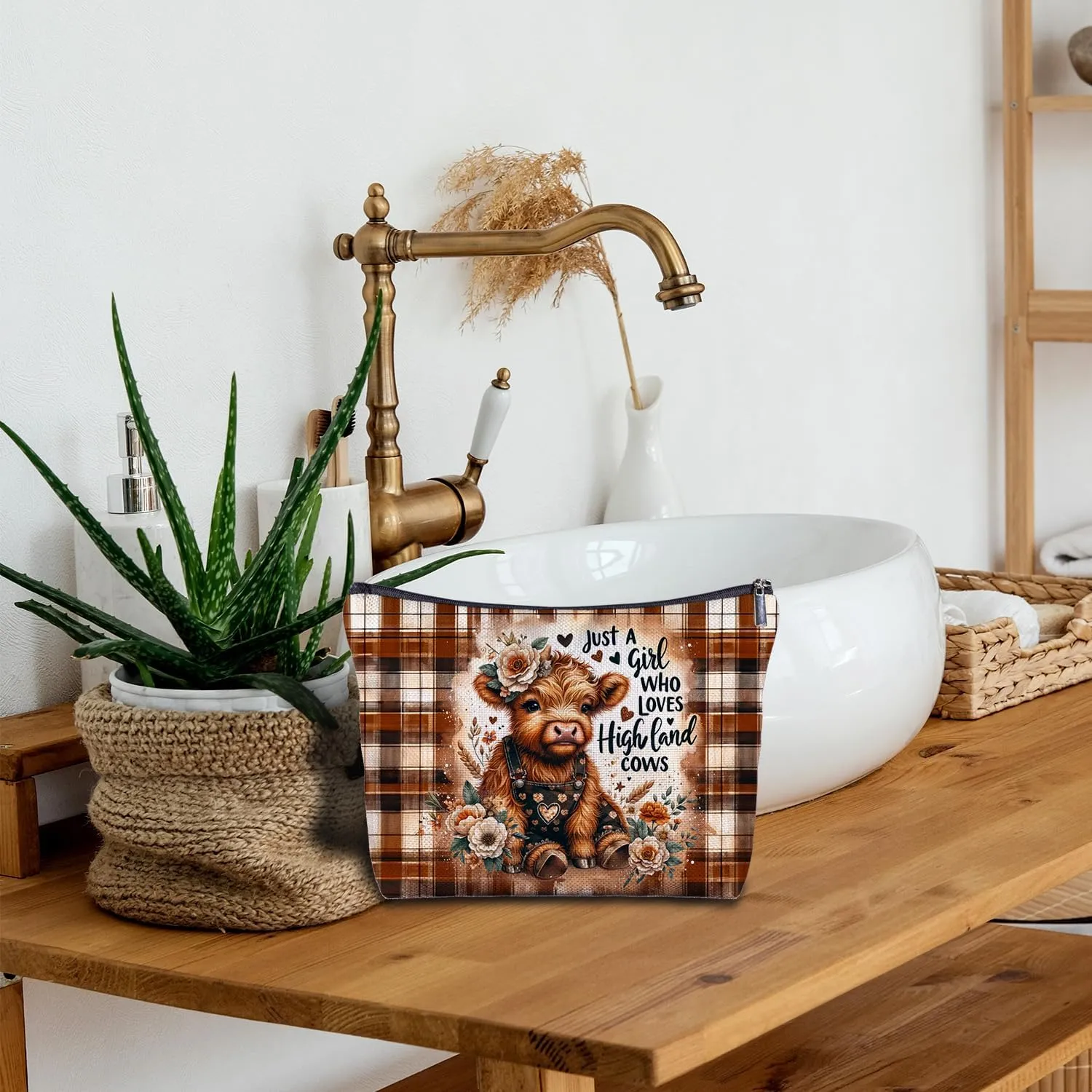 Western Cosmetic Bag - Highland Cow Gifts for Women, Western Gifts, Western Baby Highland Cow Makeup Bag for Purse, Just a Girl Who Loves Highland Cows