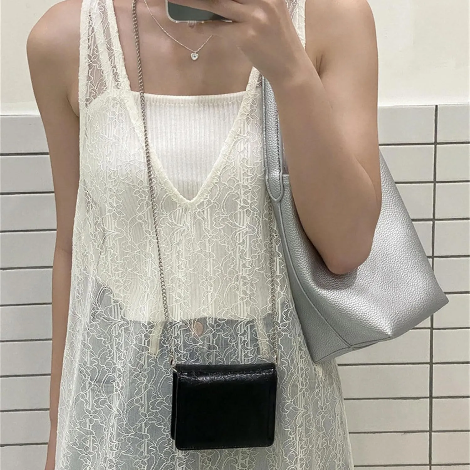 Women Fashion Small Purse Evening Bag with Crossbody Chain PU Leather Portable Coin Purse Lipsticks Earphone Organizers