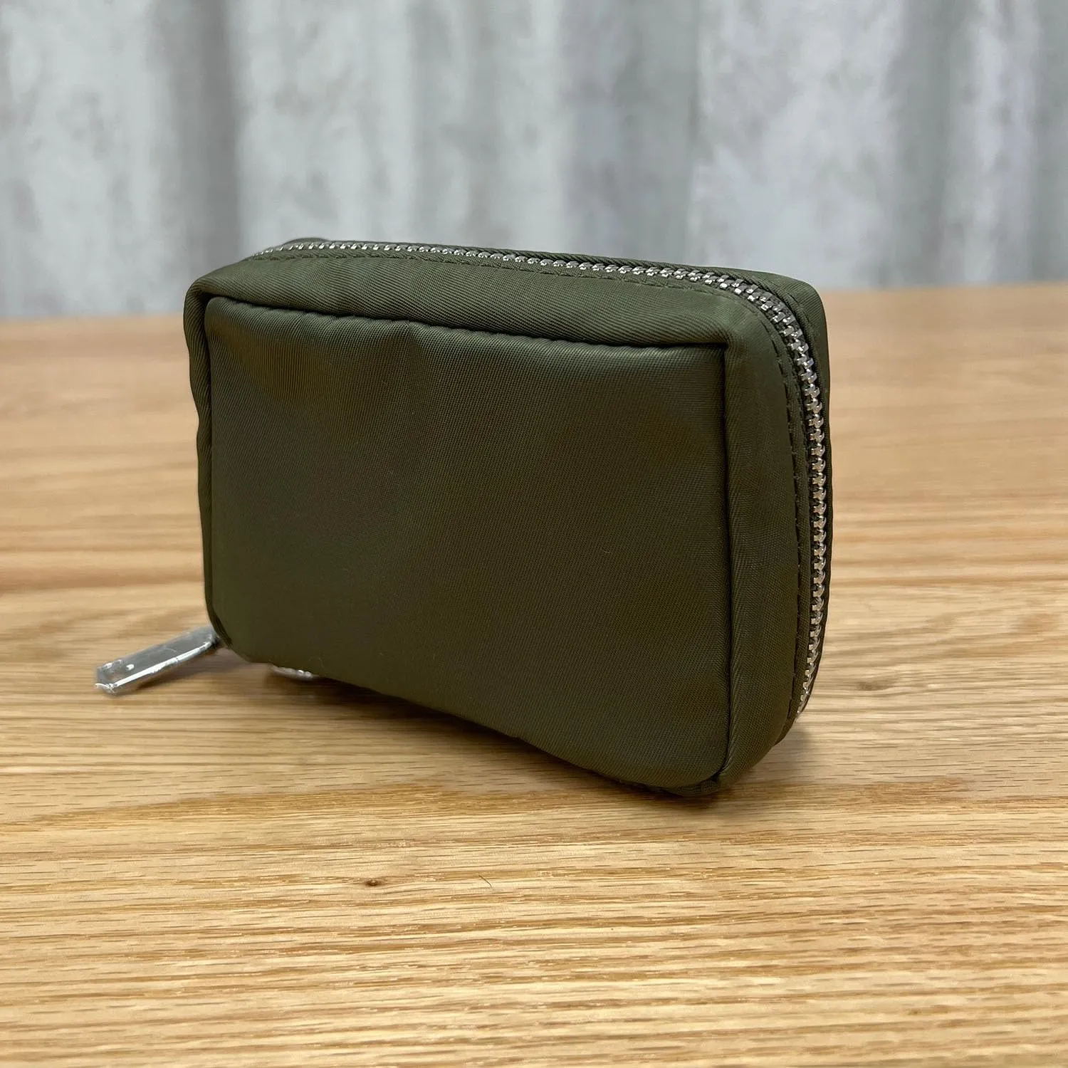 Womens Makeup Bag Wristband Bag Nylon Pouch Lightweight Ideal For Travel And Everyday Use (Nylon/Army Green)