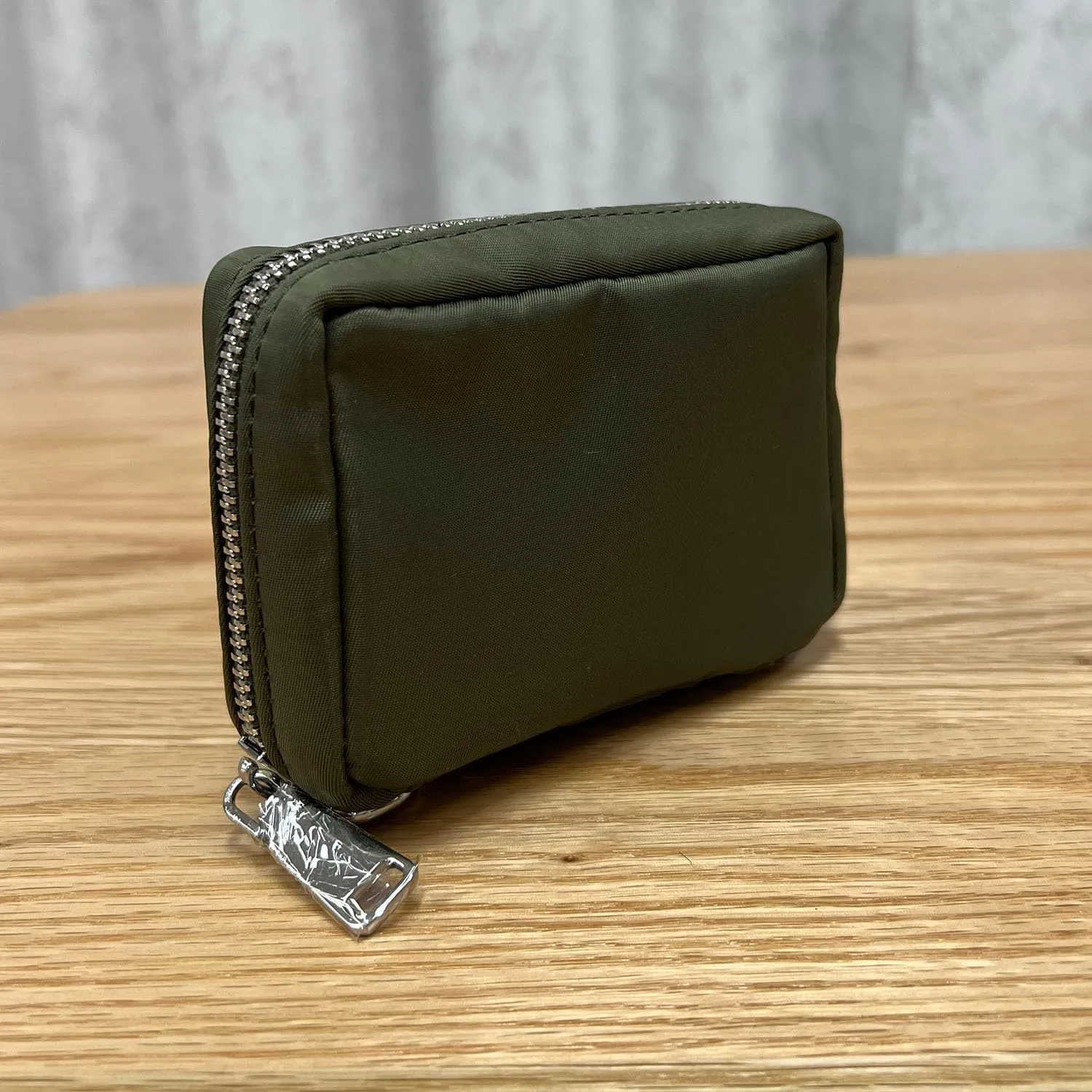 Womens Makeup Bag Wristband Bag Nylon Pouch Lightweight Ideal For Travel And Everyday Use (Nylon/Army Green)